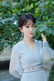 丰满少妇被猛烈高清播放